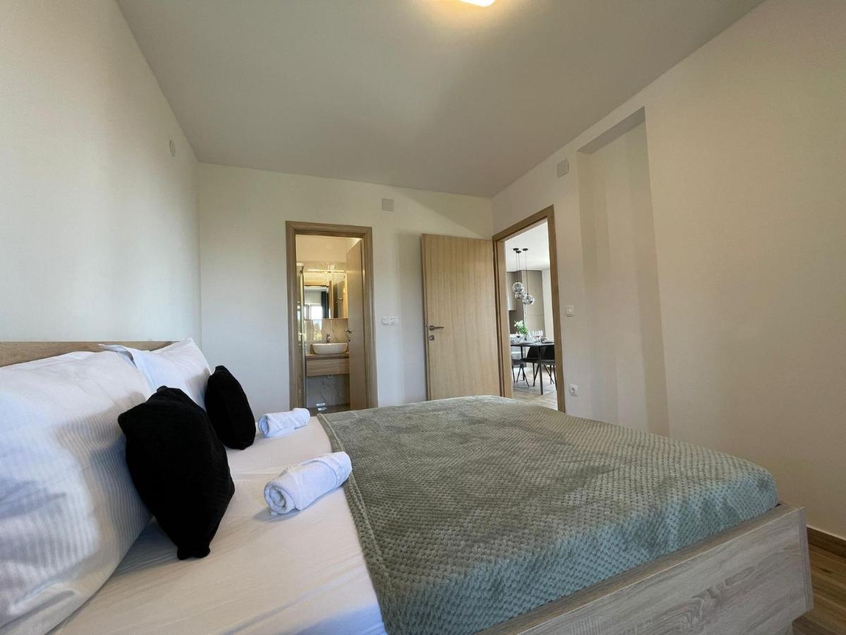 Apartmani Starigrad Paklenica - Danijel Ngoại thất bức ảnh