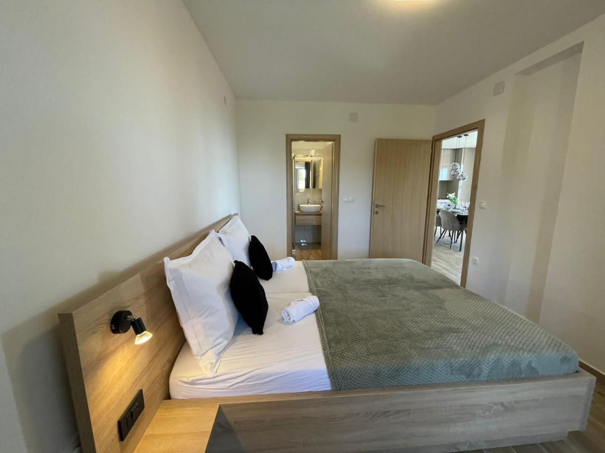 Apartmani Starigrad Paklenica - Danijel Ngoại thất bức ảnh