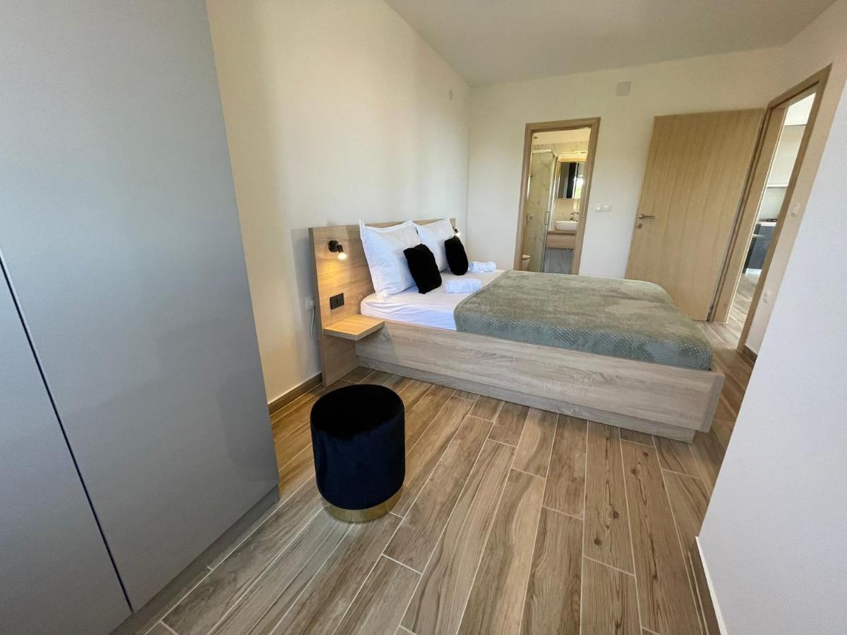 Apartmani Starigrad Paklenica - Danijel Ngoại thất bức ảnh