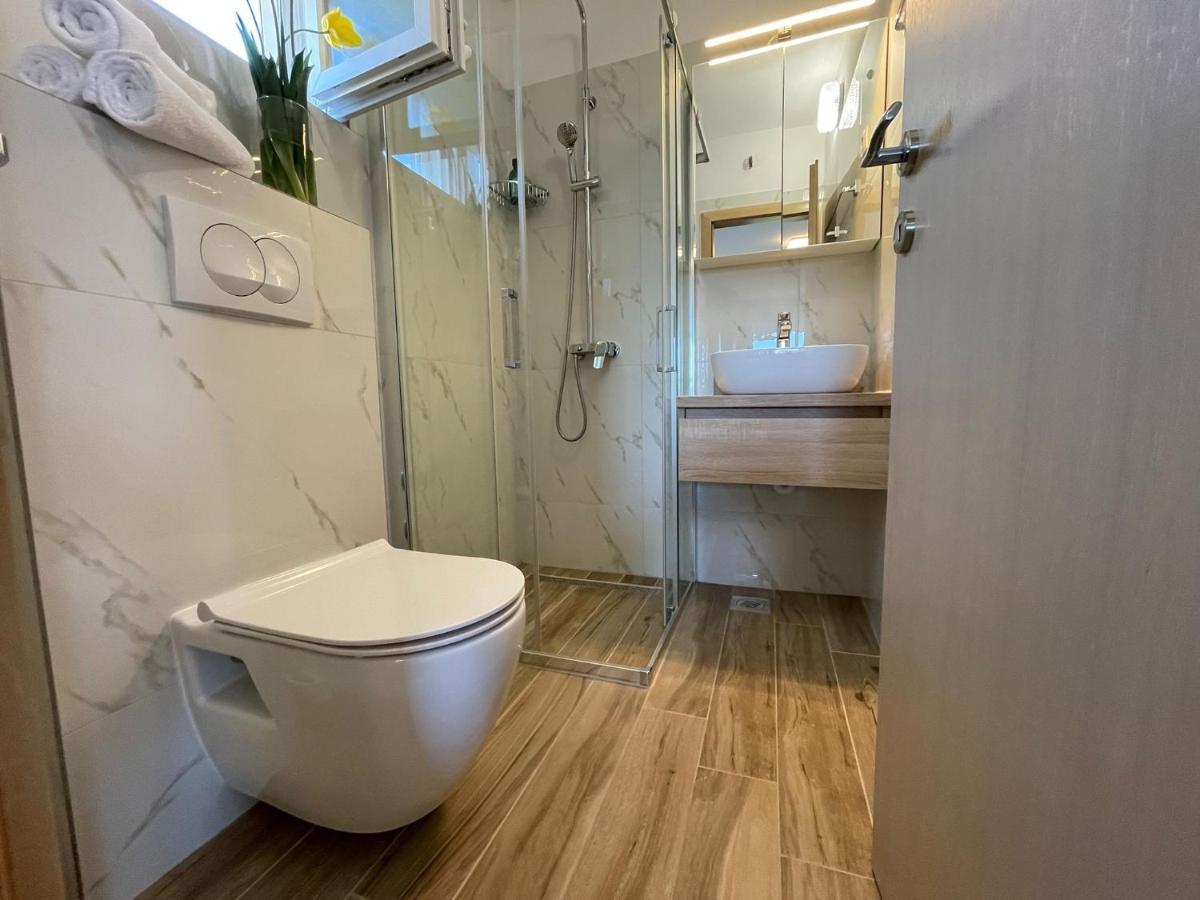 Apartmani Starigrad Paklenica - Danijel Ngoại thất bức ảnh